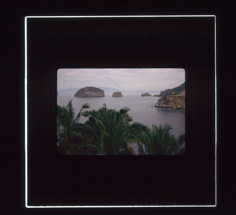 (Slides)  Mexico trip Feb. 1973-Nineteen Kodak 35mm color slides.
